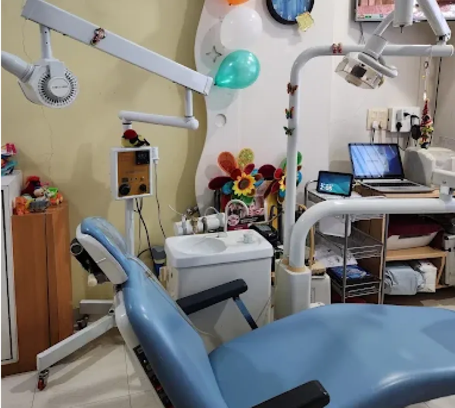 Child-friendly pediatric dental treatment room at Child Smile Care in Nashik featuring a comfortable dental chair, colorful décor, and modern dental equipment designed to create a welcoming environment for children.